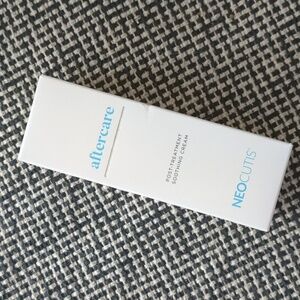 NeoCutis Aftercare
POST-TREATMENT SOOTHING CREAM 30 ml 1 Fl. Oz. Retail $156